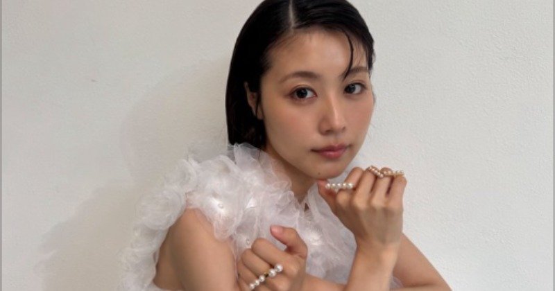 有村架純、このドレス姿だれ?ってなるレベルで別人すぎるwww