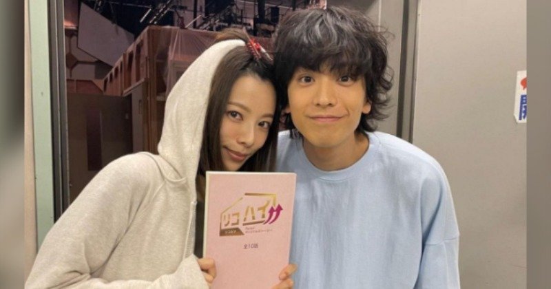 黒羽麻璃央がマリオ髭で33歳誕生日祝う、妻・桜井ユキとのテーマパークショットがマジで別人すぎるwww