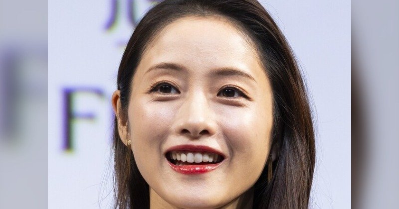 石原さとみの夫が『一般企業』とか伏せてる時点で、何か察するやつあるよなww